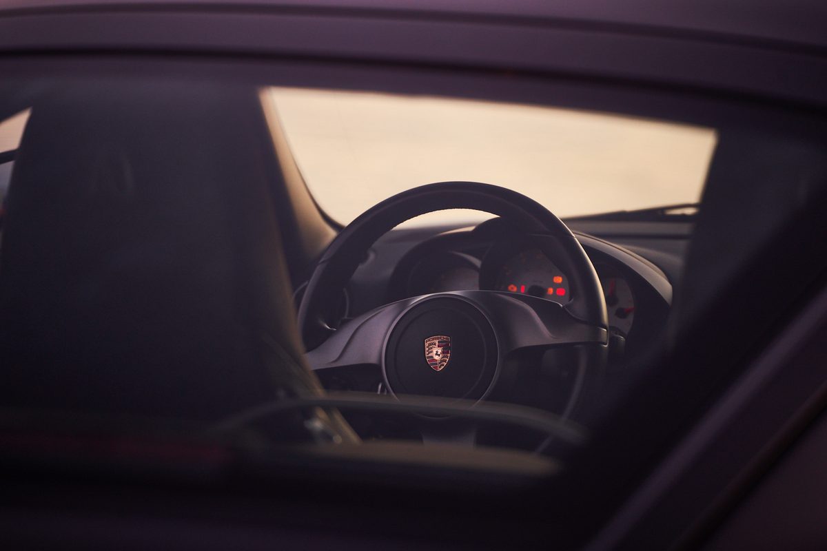 Porsche lateral