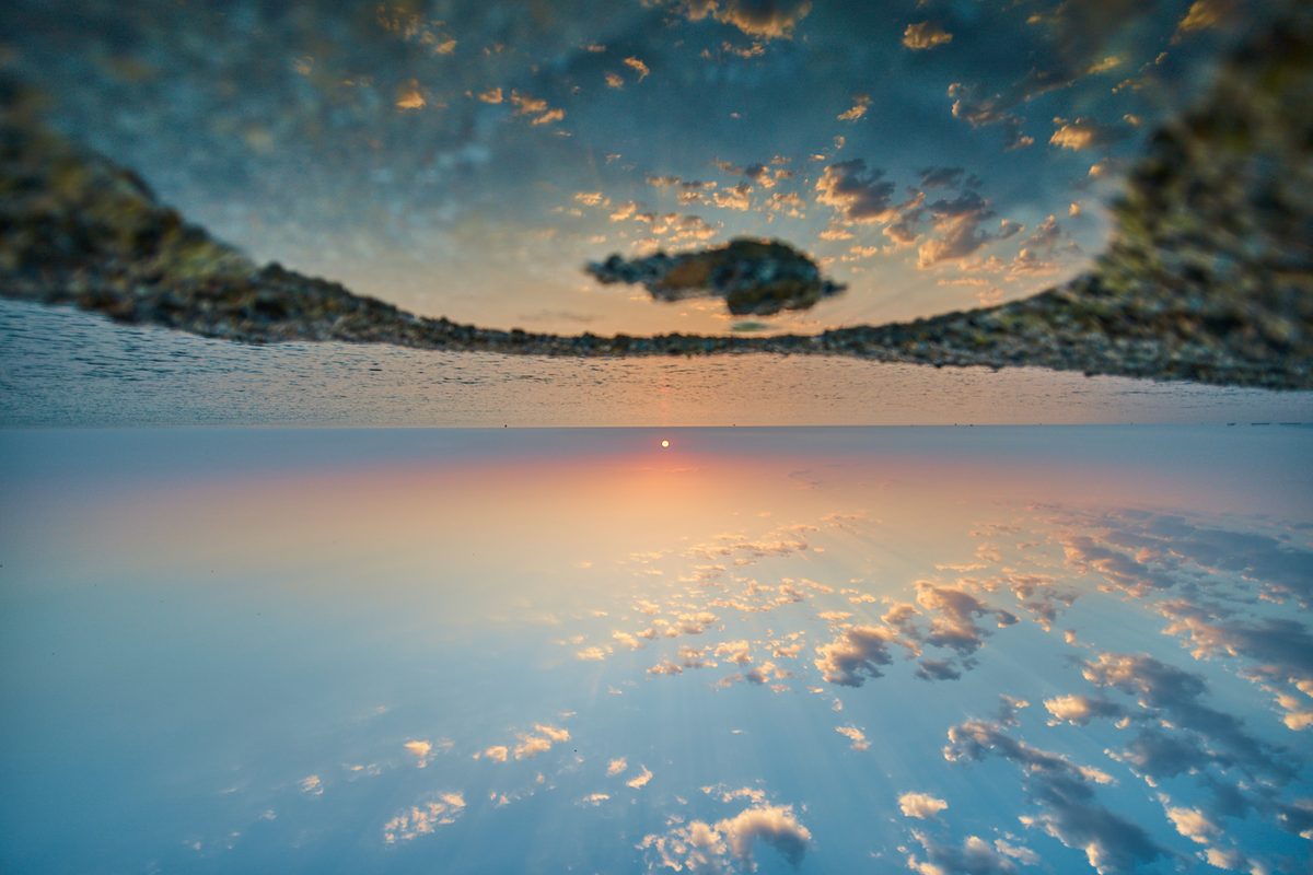 Atardecer espejo reflejo